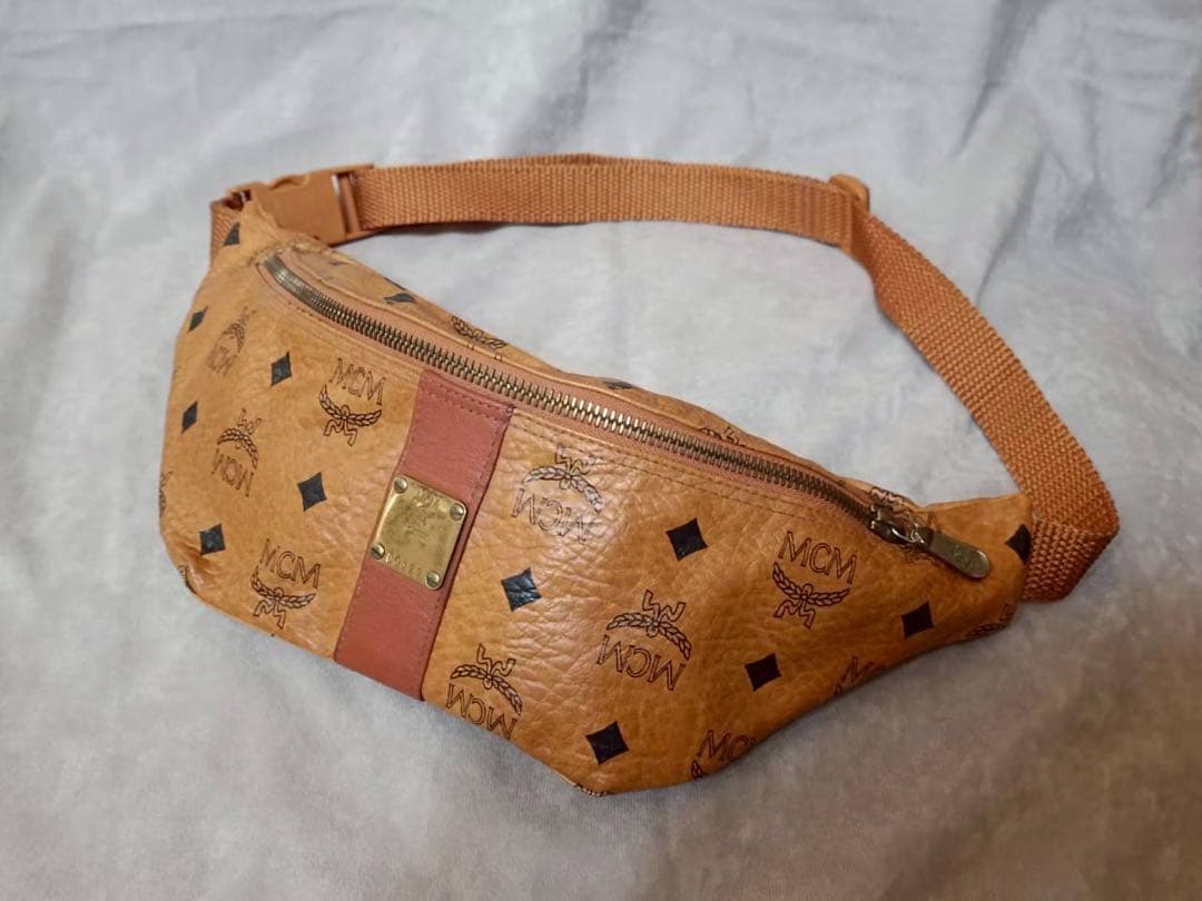 MCM ボディバッグ ブラウン