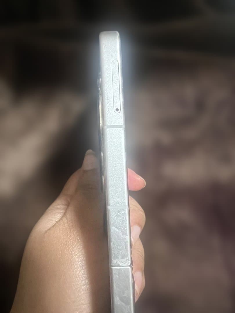 ZTE リベロ フリップ ゴールド 折りたたみ式スマートフォン