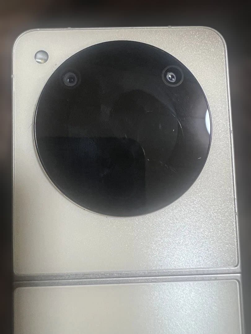 ZTE リベロ フリップ ゴールド 折りたたみ式スマートフォン