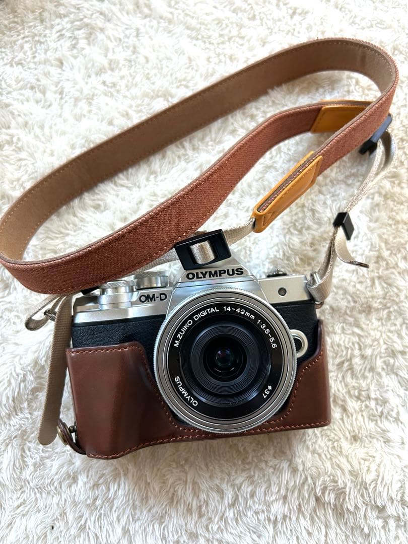 OLYMPUS OM-D markⅢ 茶レザーストラップ レンズ2個セット