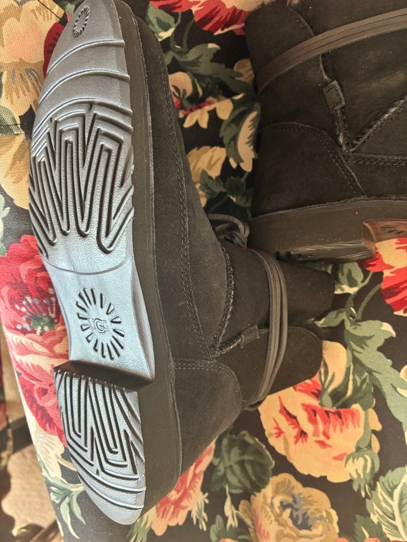 新品未使用！UGG ブラック ムートンブーツ　黒　24cm