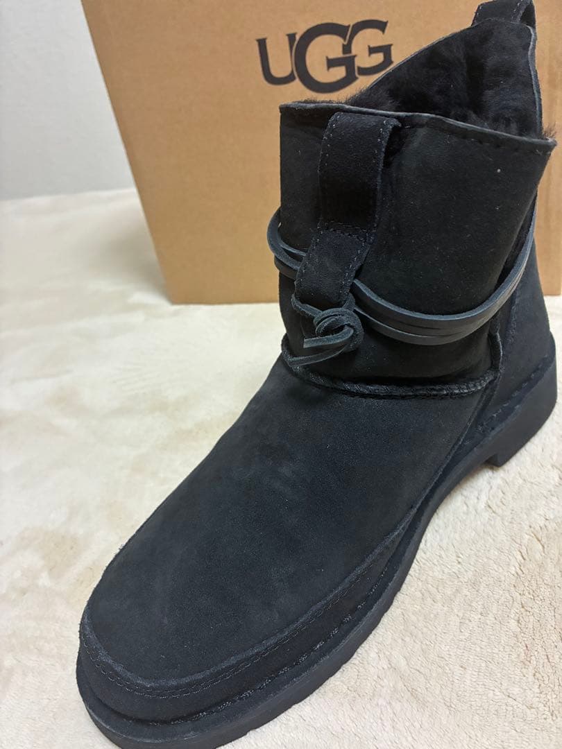 新品未使用！UGG ブラック ムートンブーツ　黒　24cm