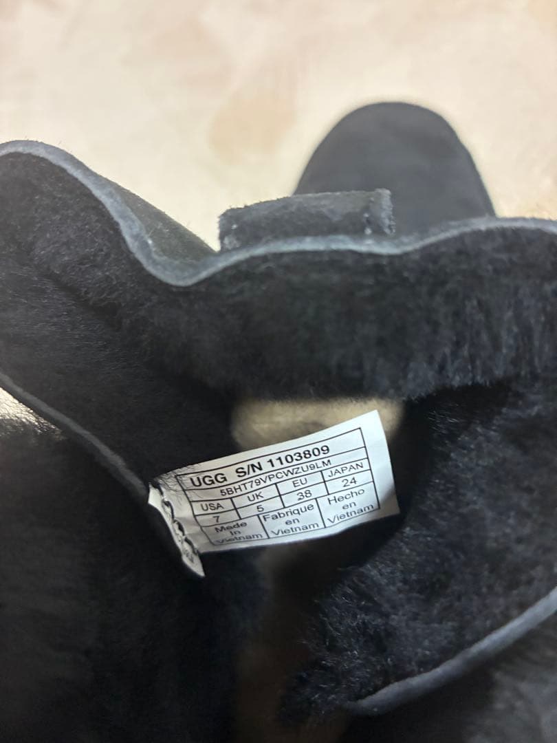 新品未使用！UGG ブラック ムートンブーツ　黒　24cm