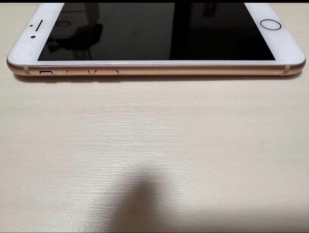 iPhone 8 64GB SIMロック無　バッテリー残量77%