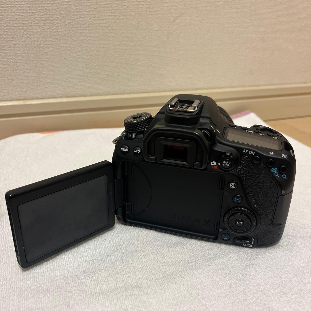 (中古品)EOS 80D EF-S18-135 IS USM レンズキット