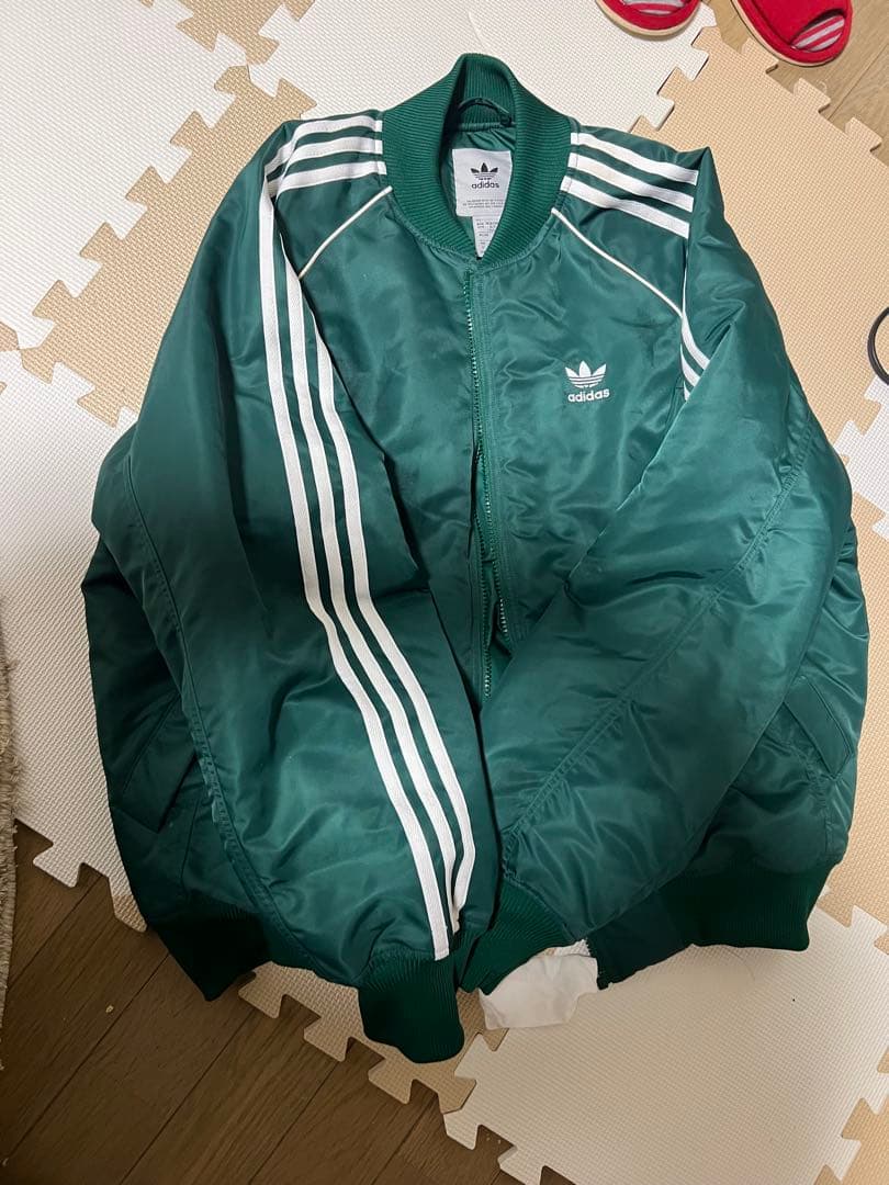 adidas グリーン ジャケット　カレッジ　グリーン