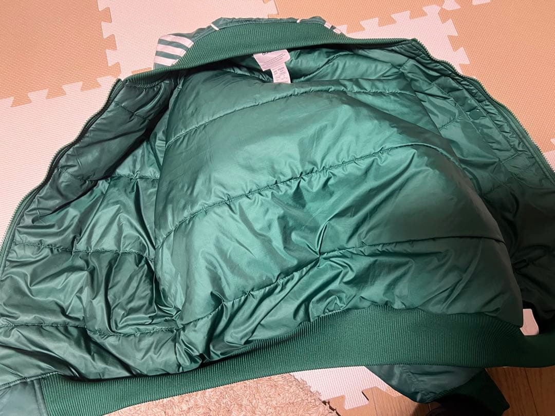 adidas グリーン ジャケット　カレッジ　グリーン