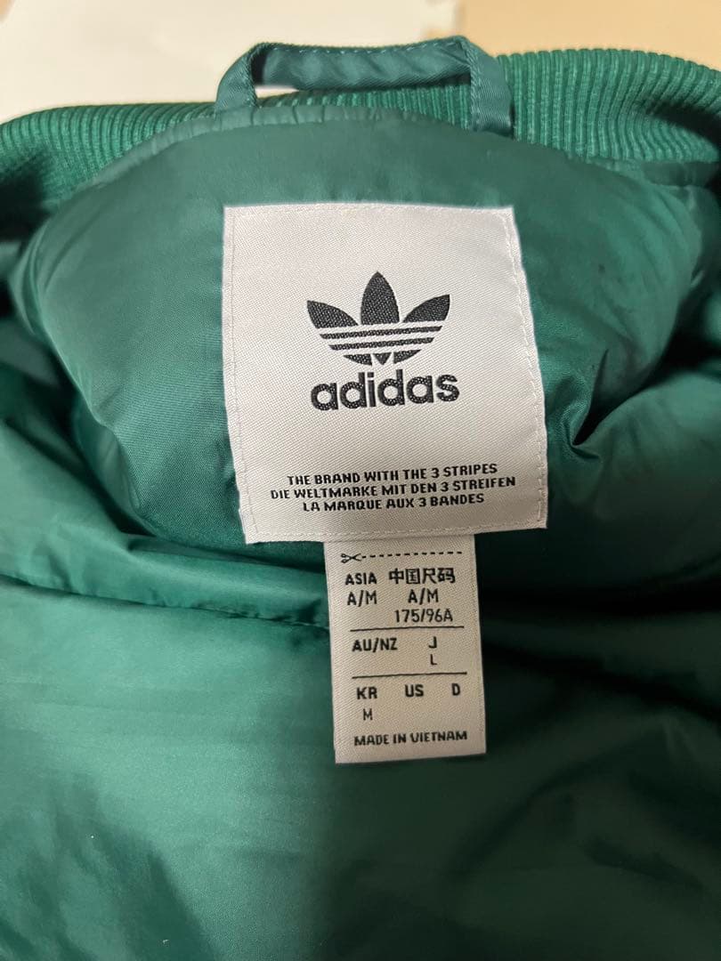 adidas グリーン ジャケット　カレッジ　グリーン