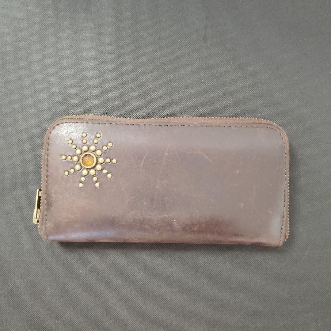 HTC　スターバースト スタッズ ウォレット　ラウンド ファスナー