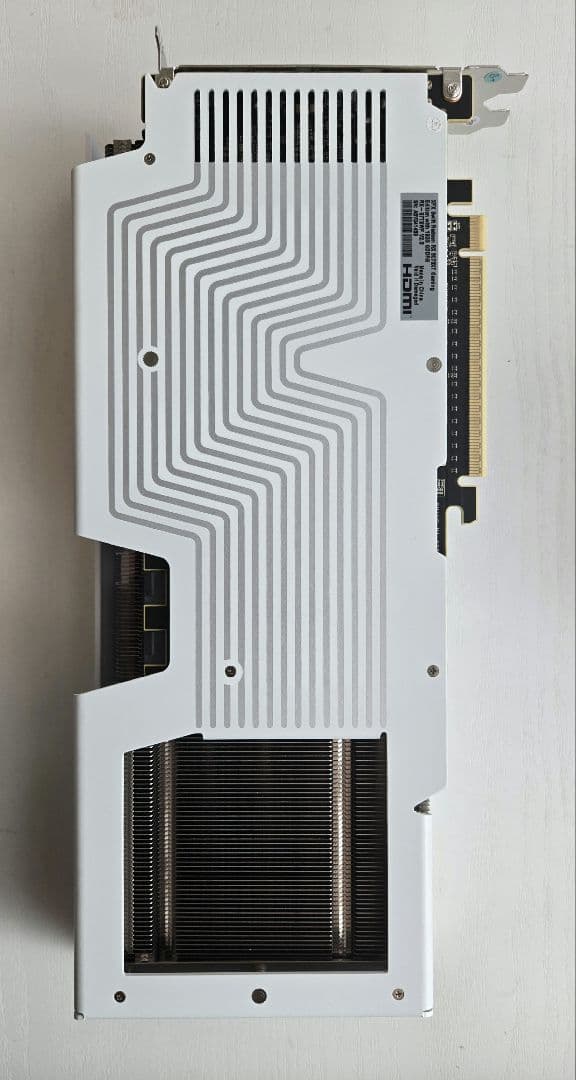 グラフィックボード・グラボ・ビデオカード XFX Swift AMD Radeon RX 9070 XT White