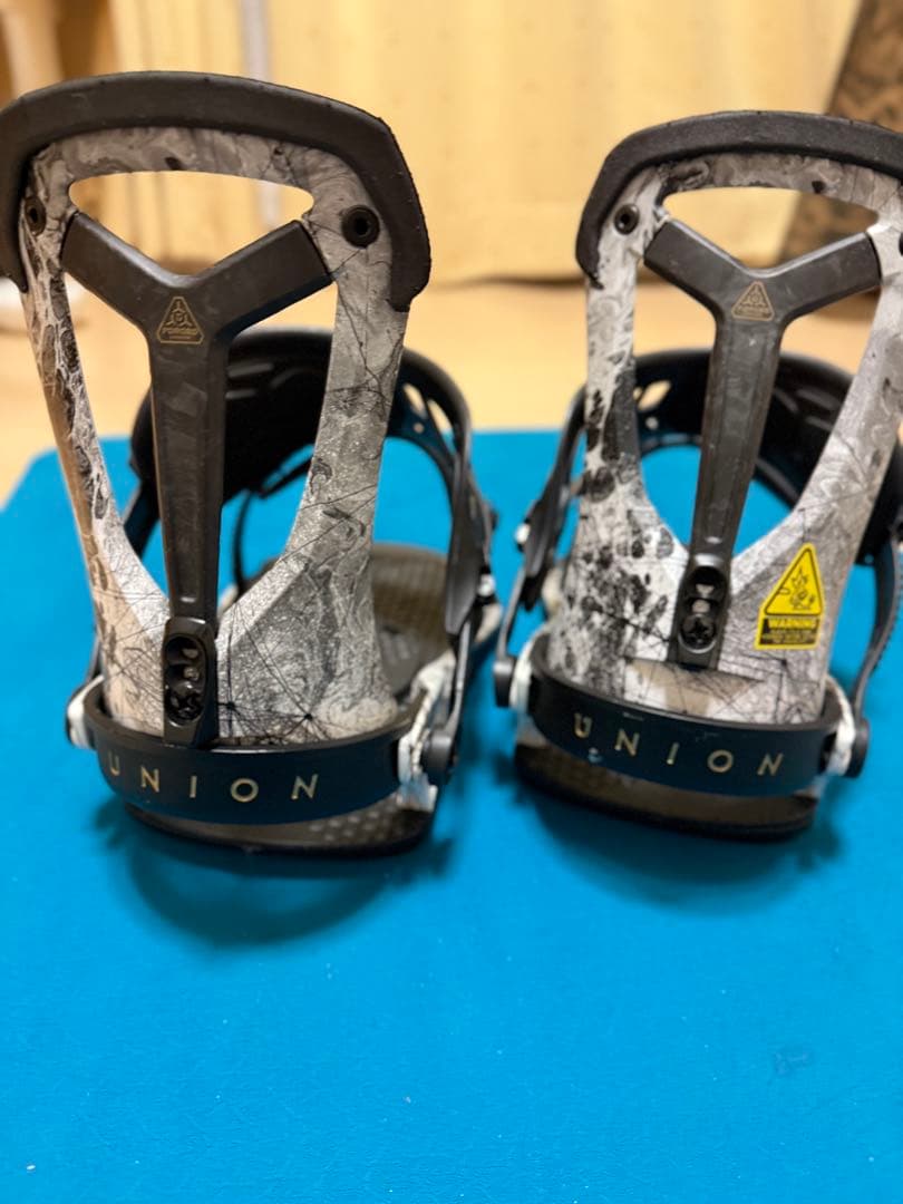UNION スノーボード ビンディング ブラック/カモフラージュ