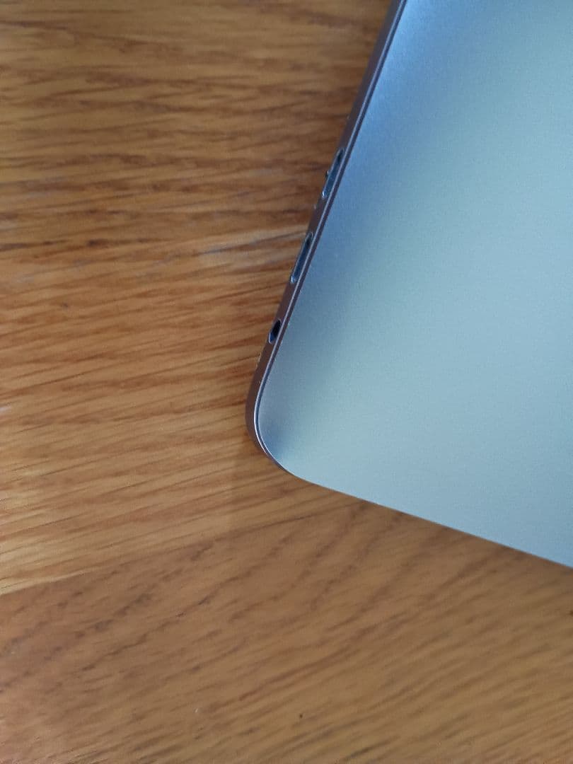 Apple MacBookpro　2016 15インチ シルバー ジャンク？