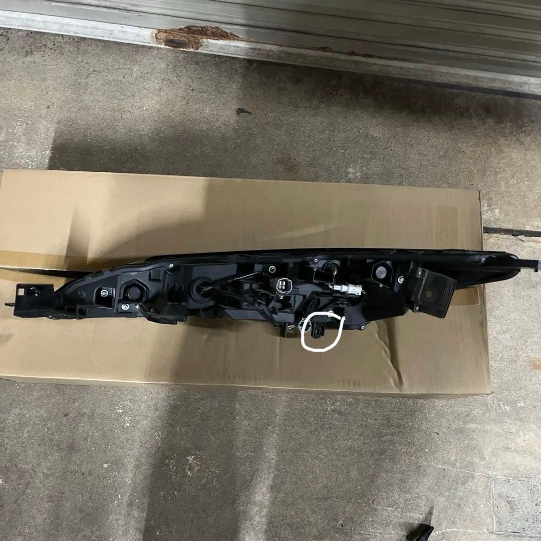 T 33 エクストレイル 右クリアランス ウィンカーコンビネーションランプ