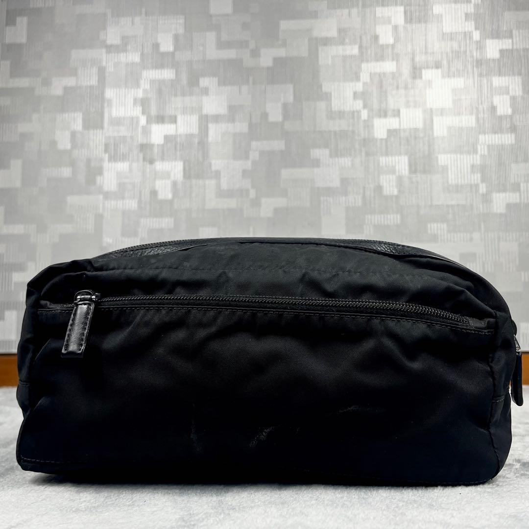 Prada プラダ セカンドバッグ ナイロン 三角ロゴ ブラック 黒 ポーチ