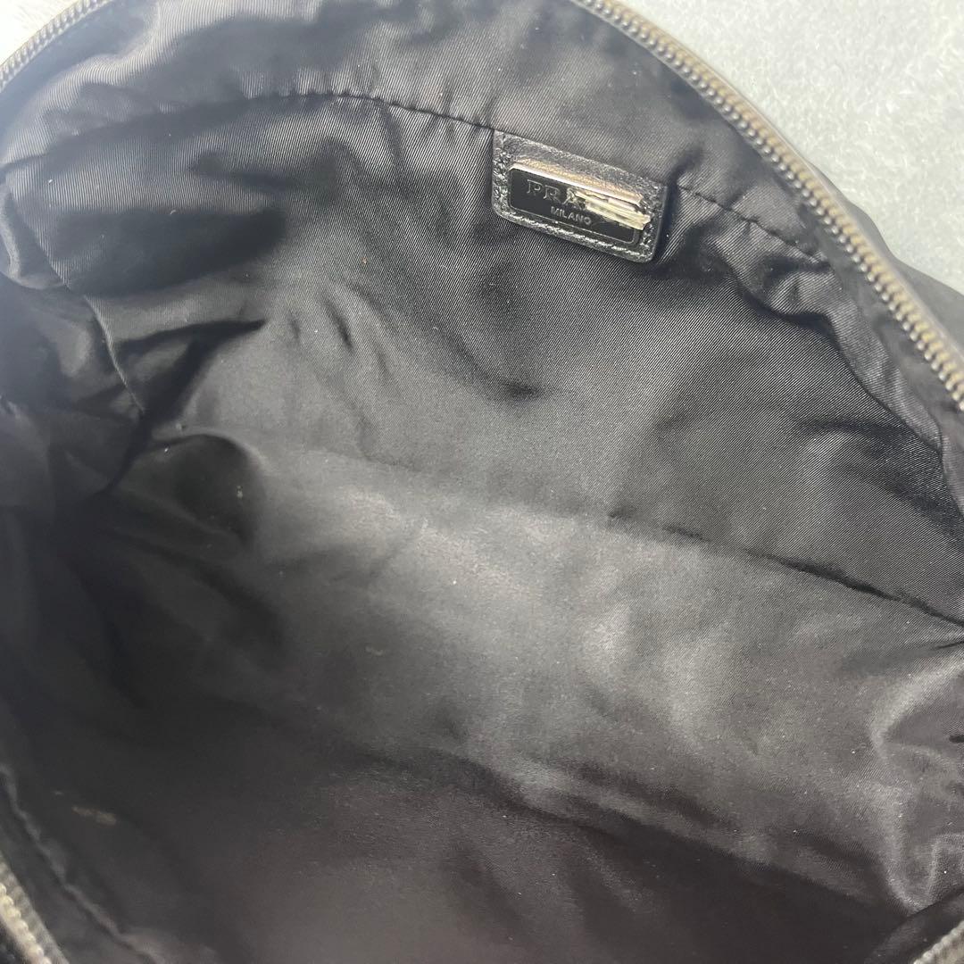 Prada プラダ セカンドバッグ ナイロン 三角ロゴ ブラック 黒 ポーチ