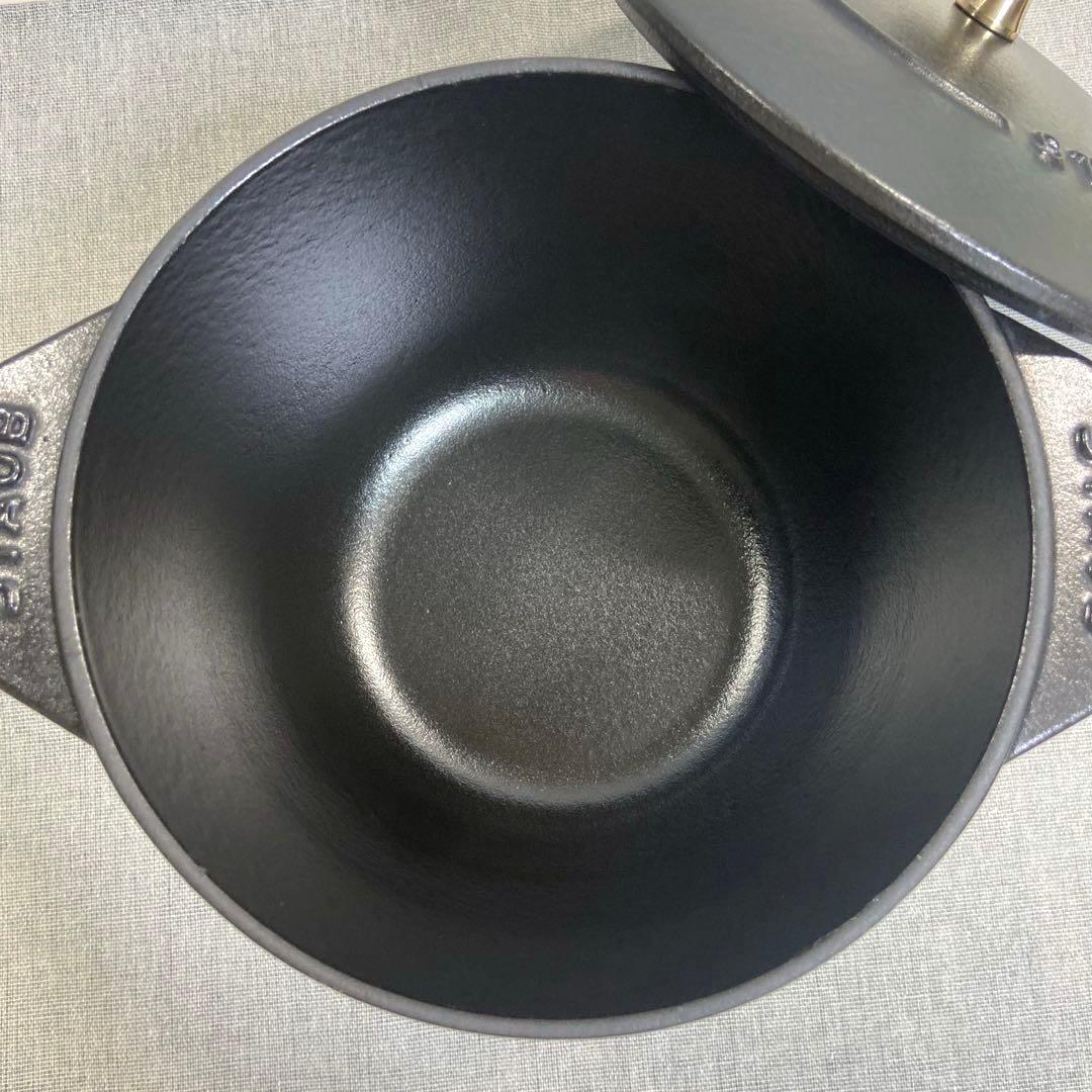 【美品】Staubストウブラ・ココット de GOHAN 16 cm M 鋳鉄