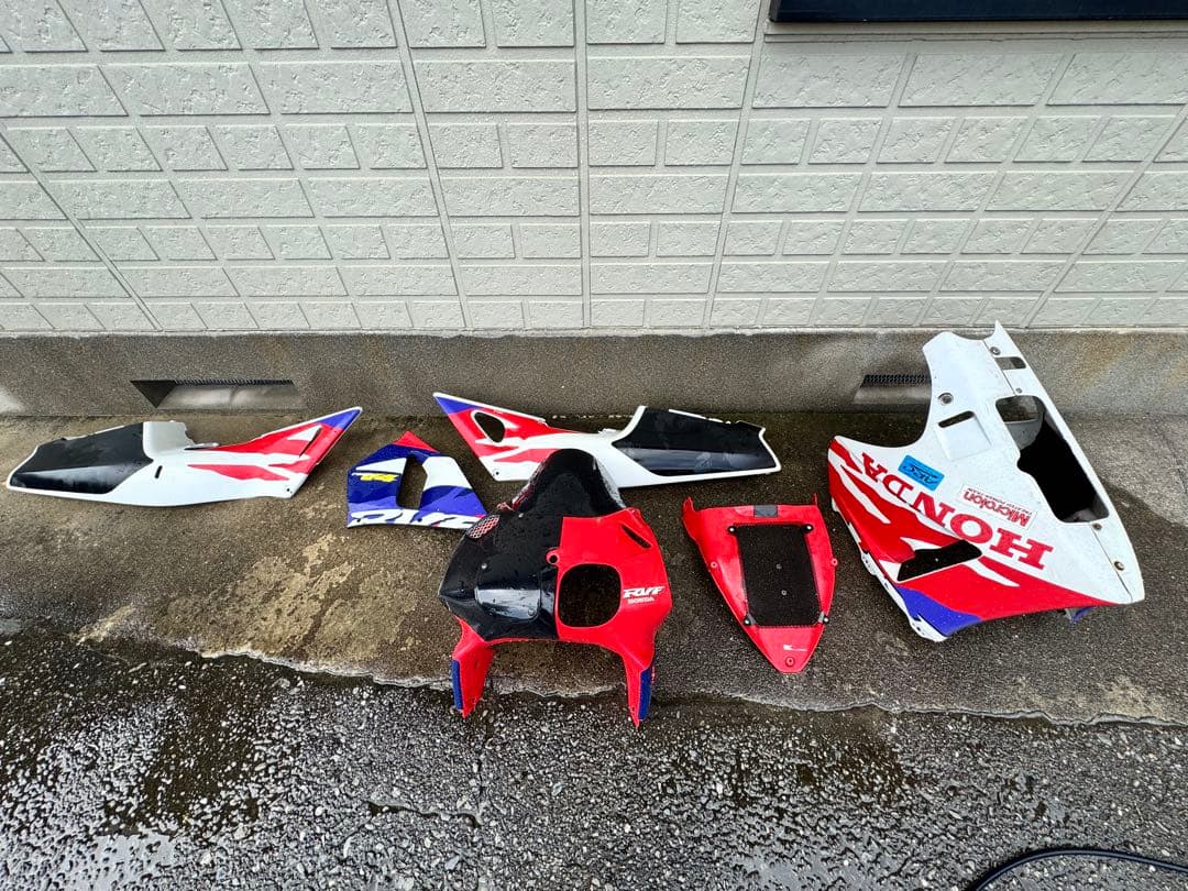 HONDA rvf400 純正カウル