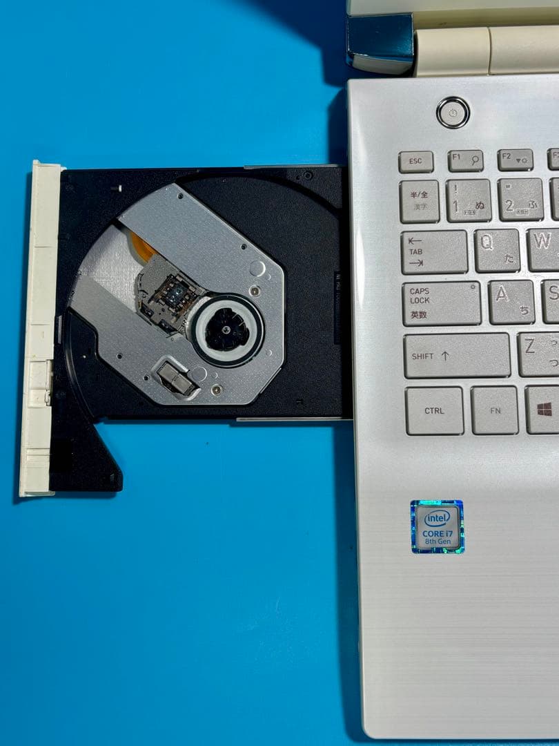 東芝 dynabook T75/FWS i7 8550U SSD2TB 32GB