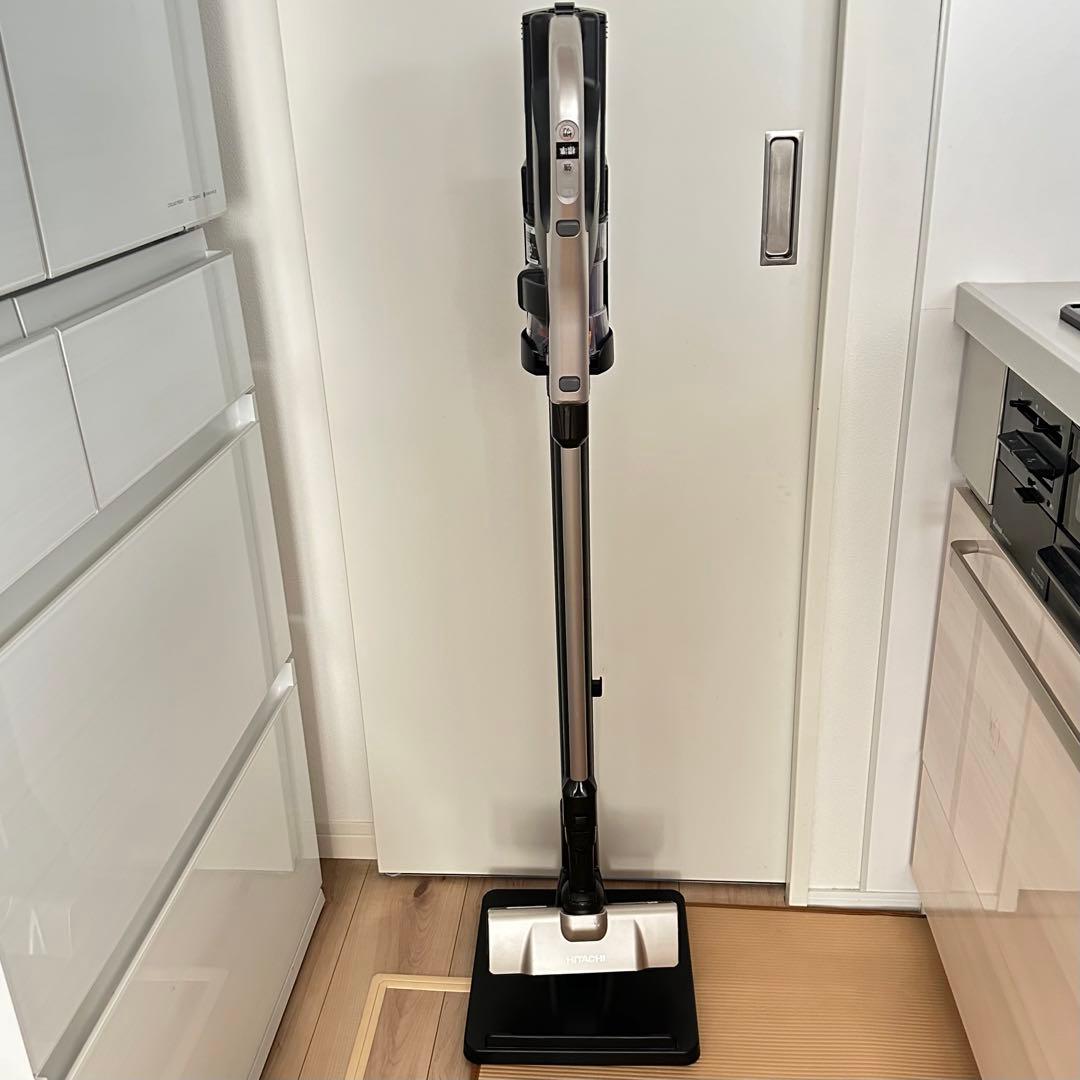 HITACHI コードレス　充電式　パワかるスティッククリーナー PVBL50J
