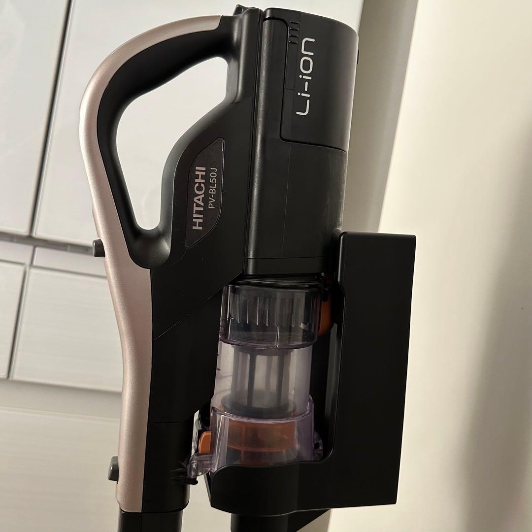 HITACHI コードレス　充電式　パワかるスティッククリーナー PVBL50J