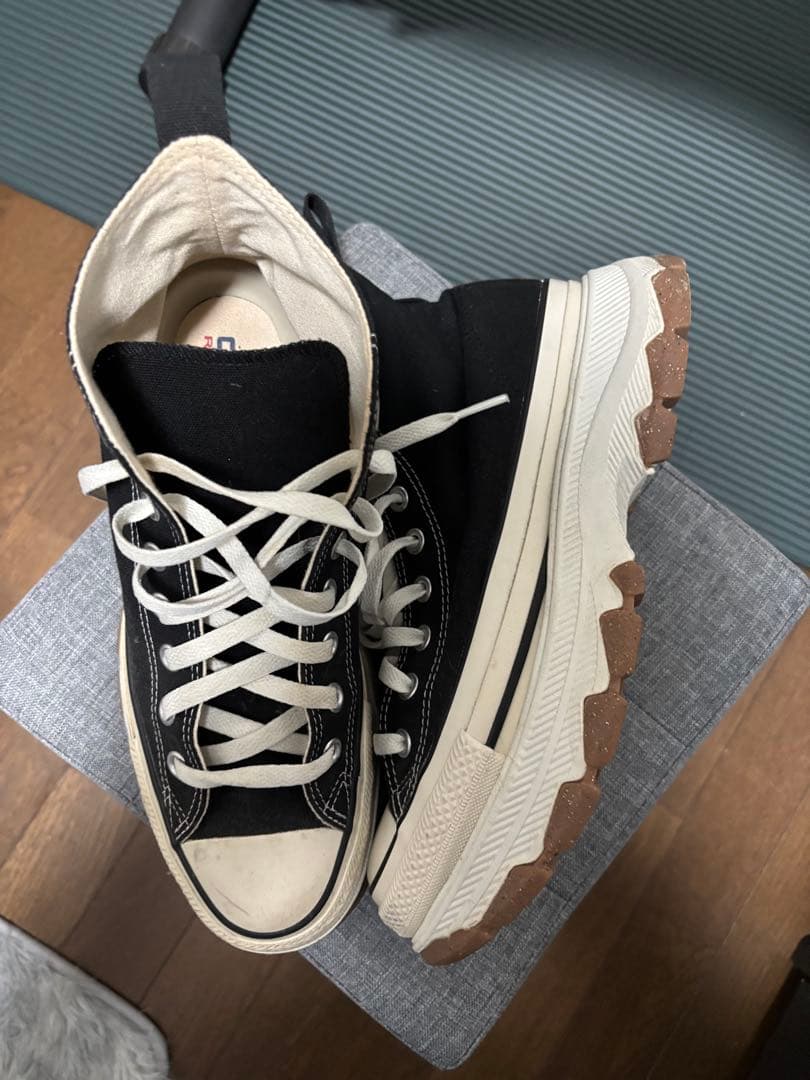 コンバース ブラック ハイカット スニーカー