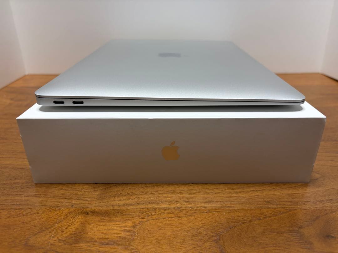 美品❗️MacBook Air 2020 i7&16GB&512GB Win11