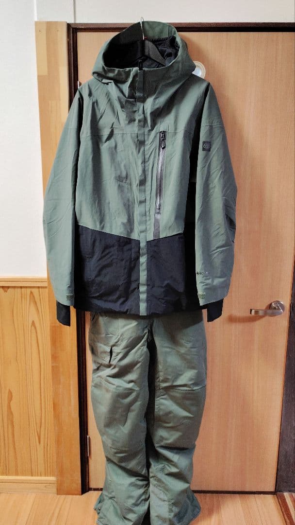 686 スノーボードウェア 上下セット 22-23 Lサイズ ゴアテックス