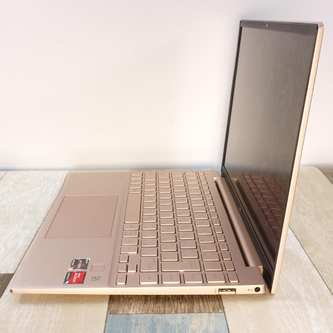 極美品の２０２３年製✨✨６コア１２スレッドのＲｙｚｅｎ５に超高速大容量ＳＳＤ搭載