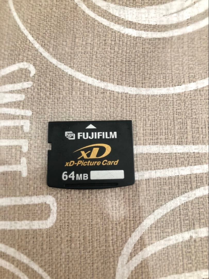 Fujifilm FinePixF420 デジタルカメラXDCard付きジャンク