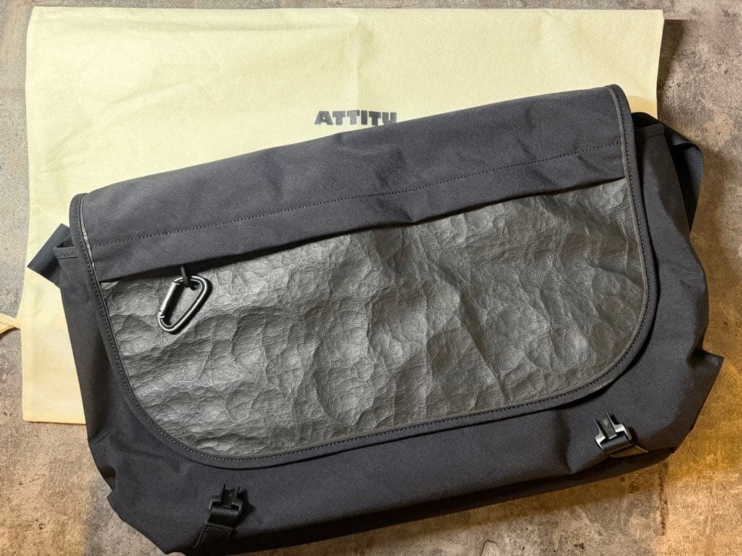 ATTITU CORDURA/レザーコンビ メッセンジャーバッグ Large