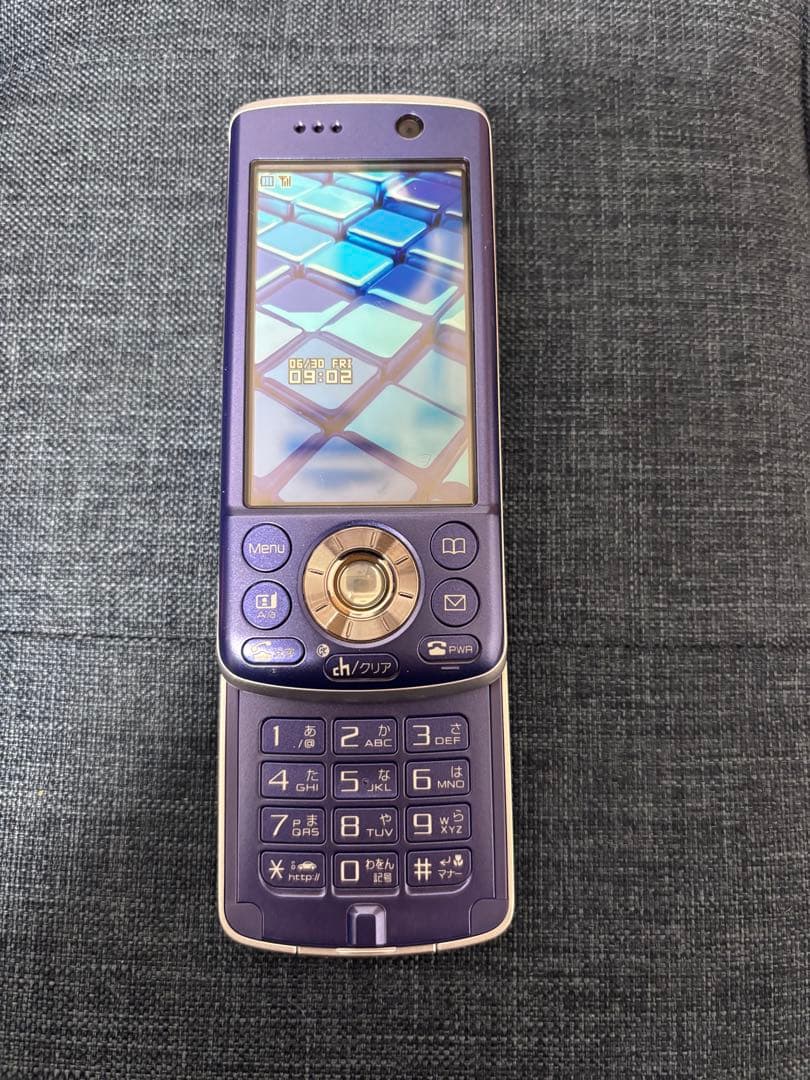 FOMA 0902iS パープル スライド式携帯電話 本体 モック