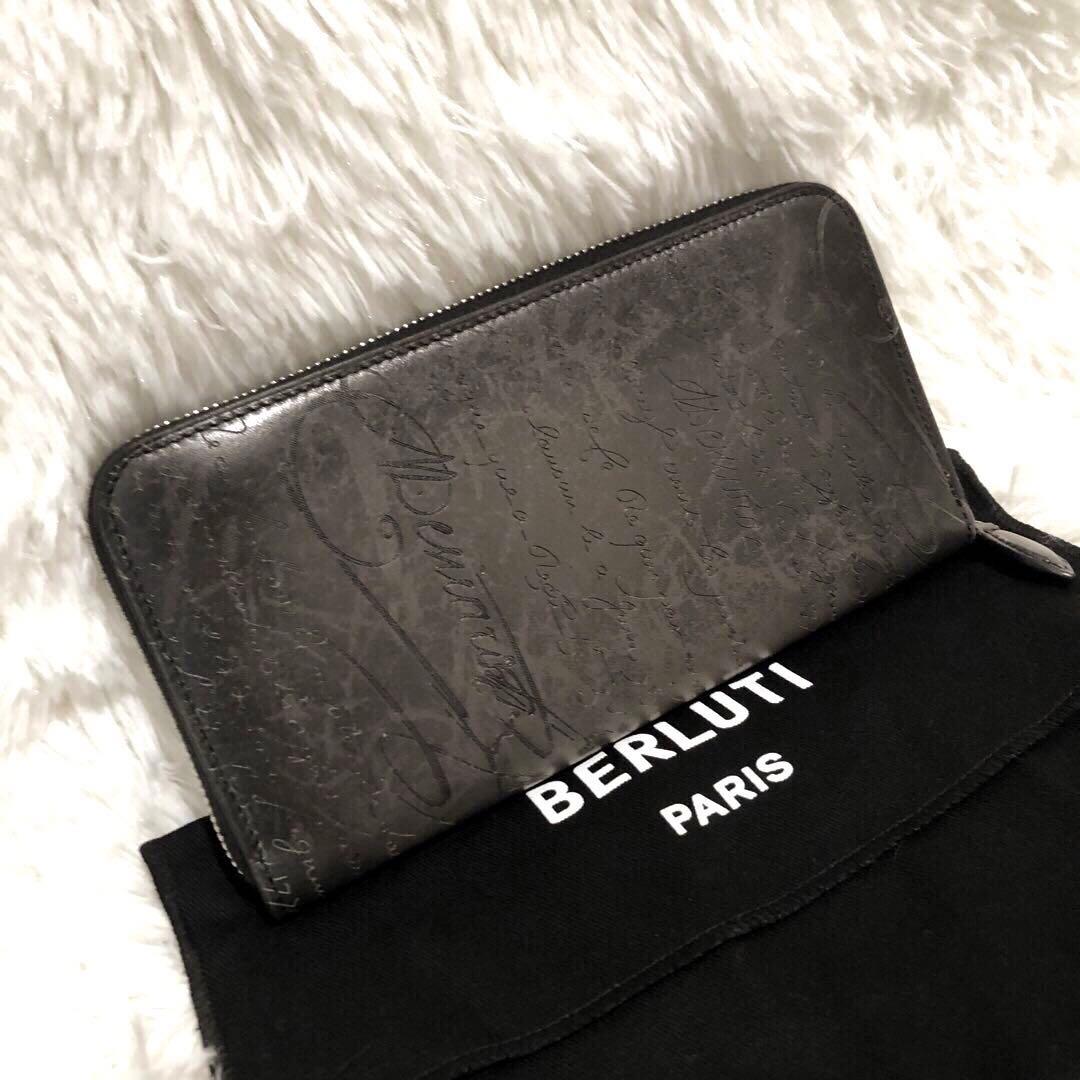 未使用✨ベルルッティ レザー　ラウンドファスナー　長財布
