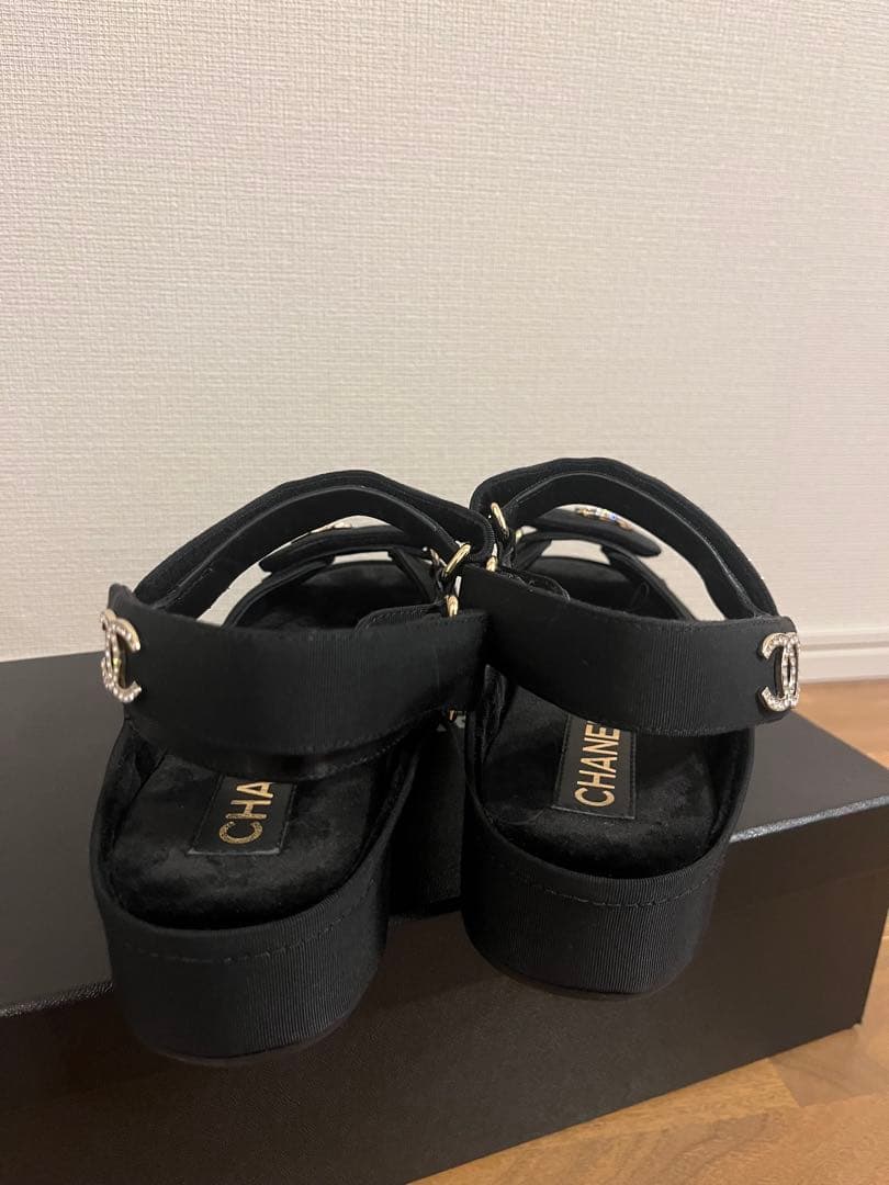 CHANEL ブラック ストラップサンダル