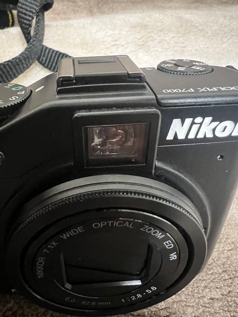 Nikon coolpix P7000 コンパクトデジタルカメラ