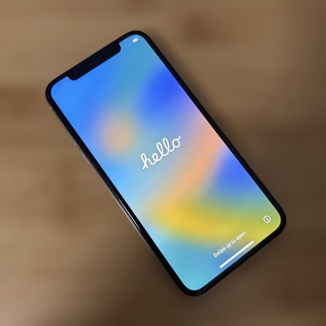 iPhone X 256GB シルバー MQC22J/A