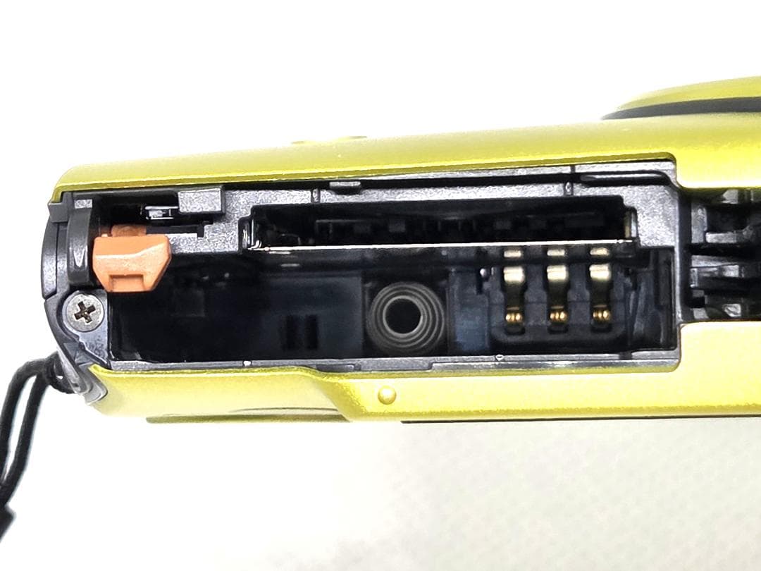 ■ほぼ新品■ キヤノン　Canon IXY 600F グリーン《純正ケース付属》