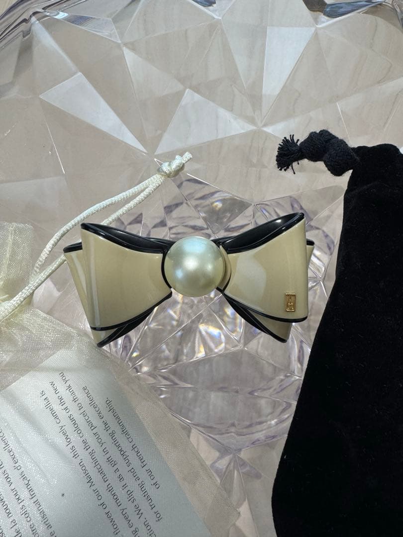 美品　アレクサンドルドゥパリ　LISERAI バレッタ　ベージュ