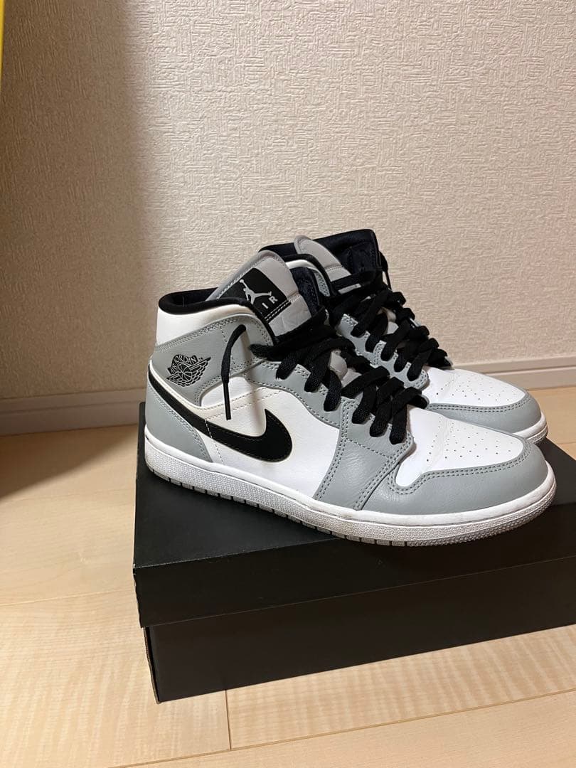 NIKE Air Jordan1 MID グレー