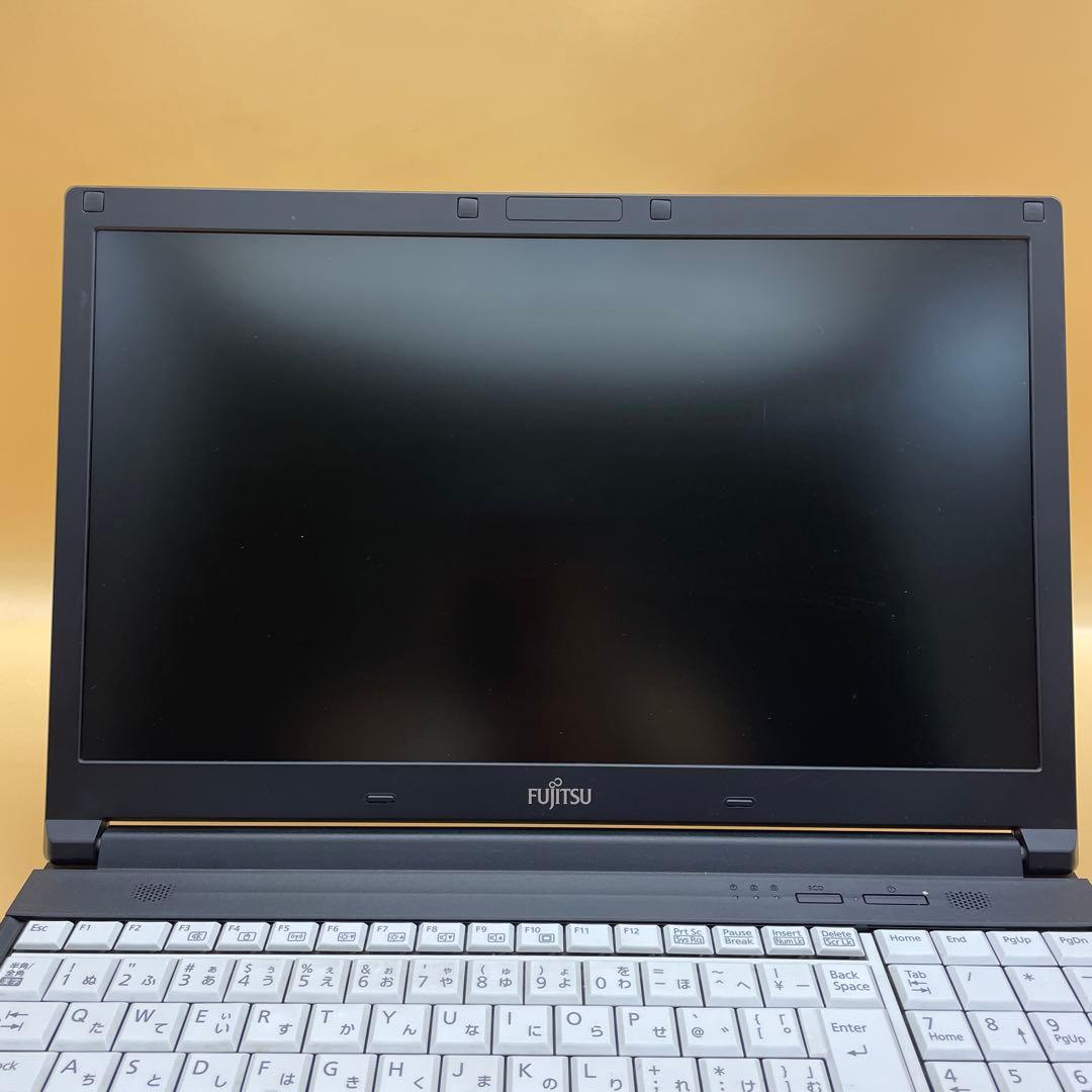 LIFEBOOK A576/TX corei5 8G 240GB office付