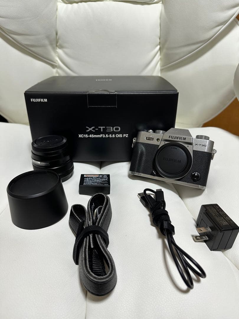 Fujifilm X-T30 ミラーレスカメラ 本体 キットレンズ付