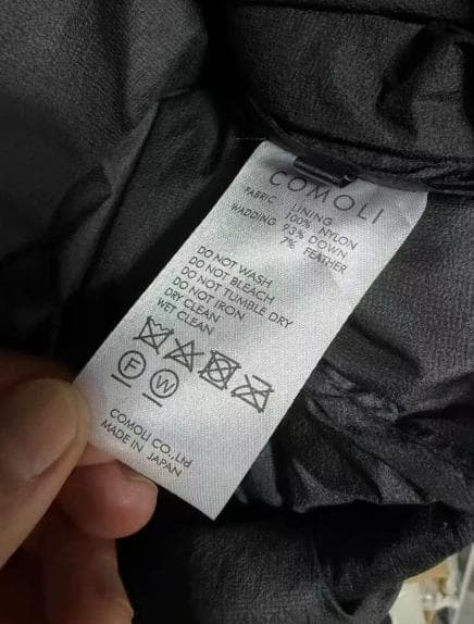 COMOLI 23AW ダウンジャケット ミニマルデザイン 高密度軽量