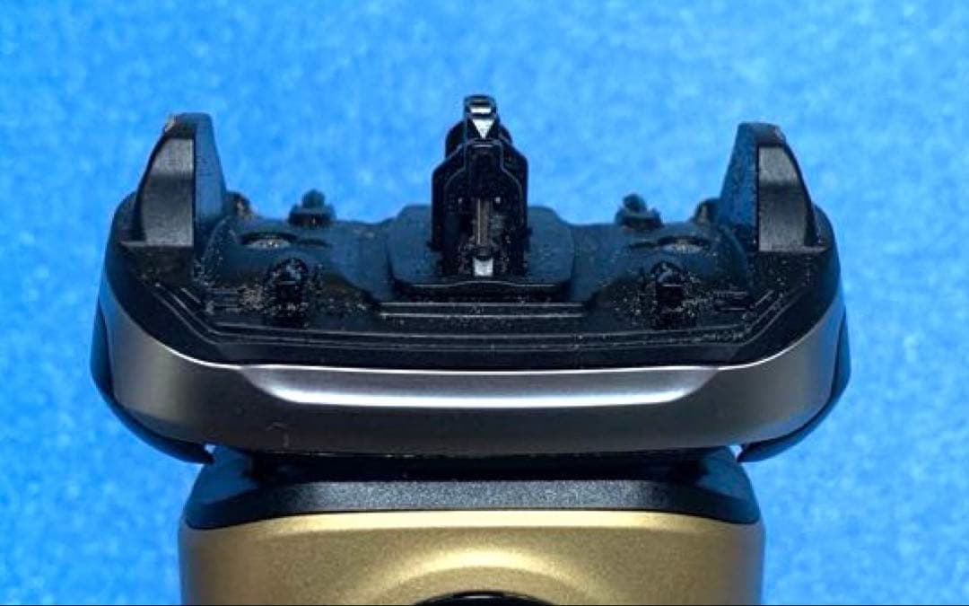 美品　ブラウンシェーバー　9　pro　ゴールド　革ケース・充電台・コード・取説付