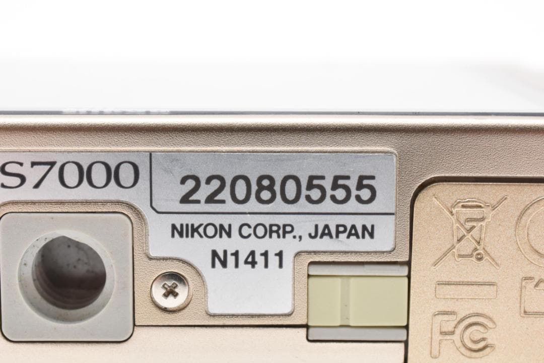 【完動品】Nikon ニコン COOLPIX S7000 クールピクス ゴールド