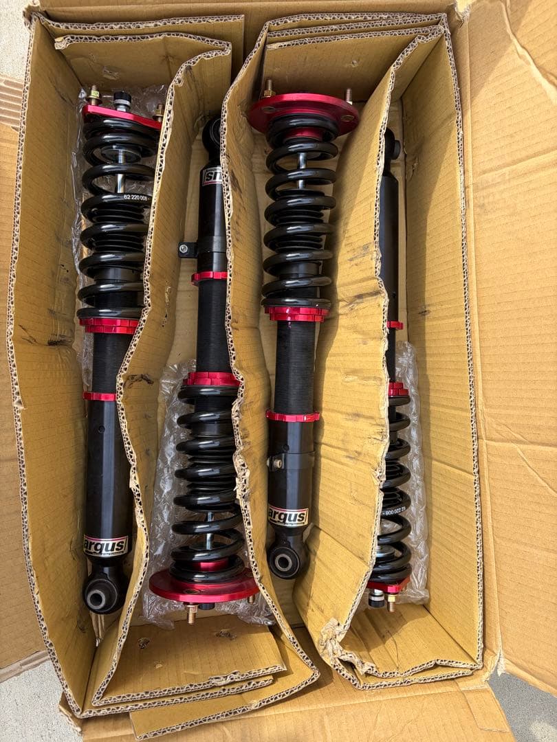 210クラウンマジェスタ　ラルグス車高調セット