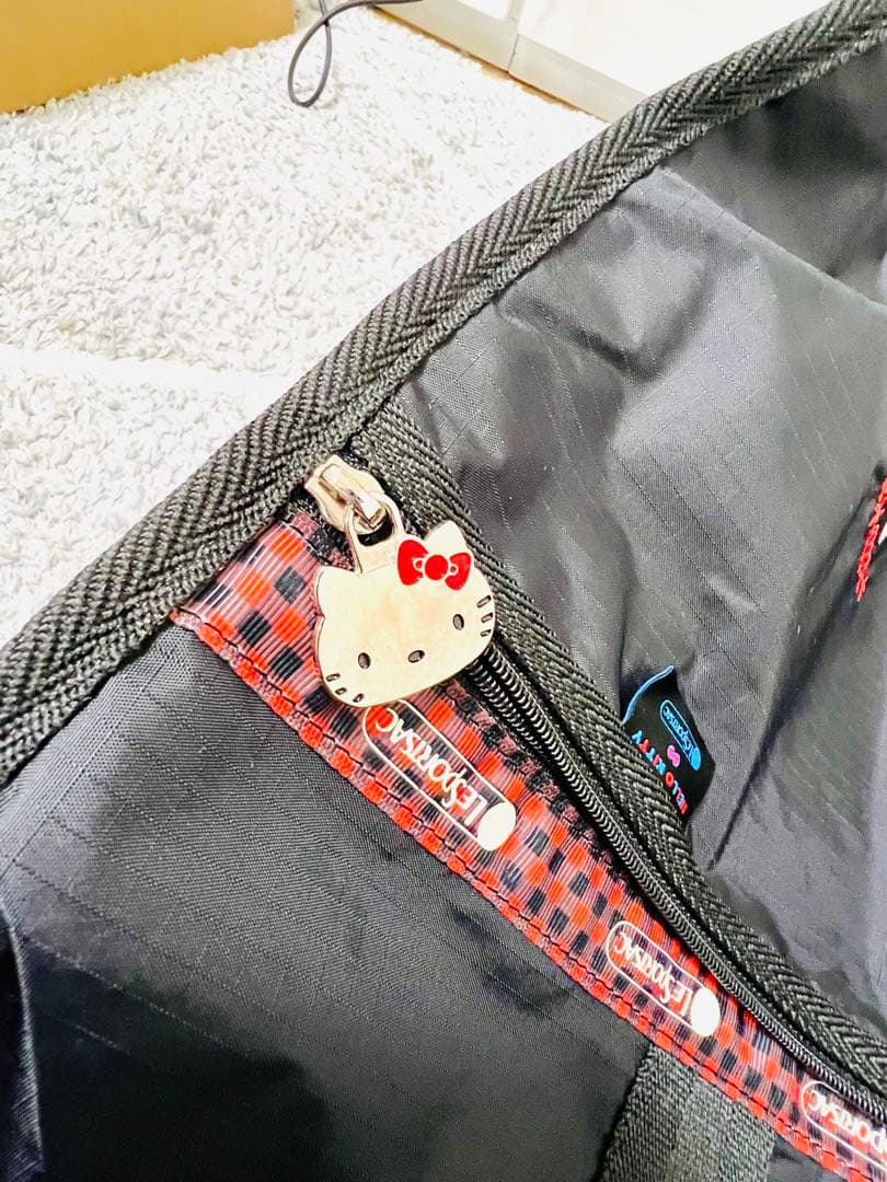 レスポートサック　サンリオ キティ ボストンバッグ ポーチ付き　ブラック