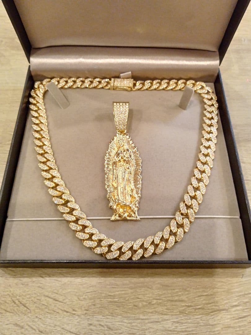 長*魚様 ゴールド　マリア　アバランチ　18kgp ネックレス　マイアミキューバ