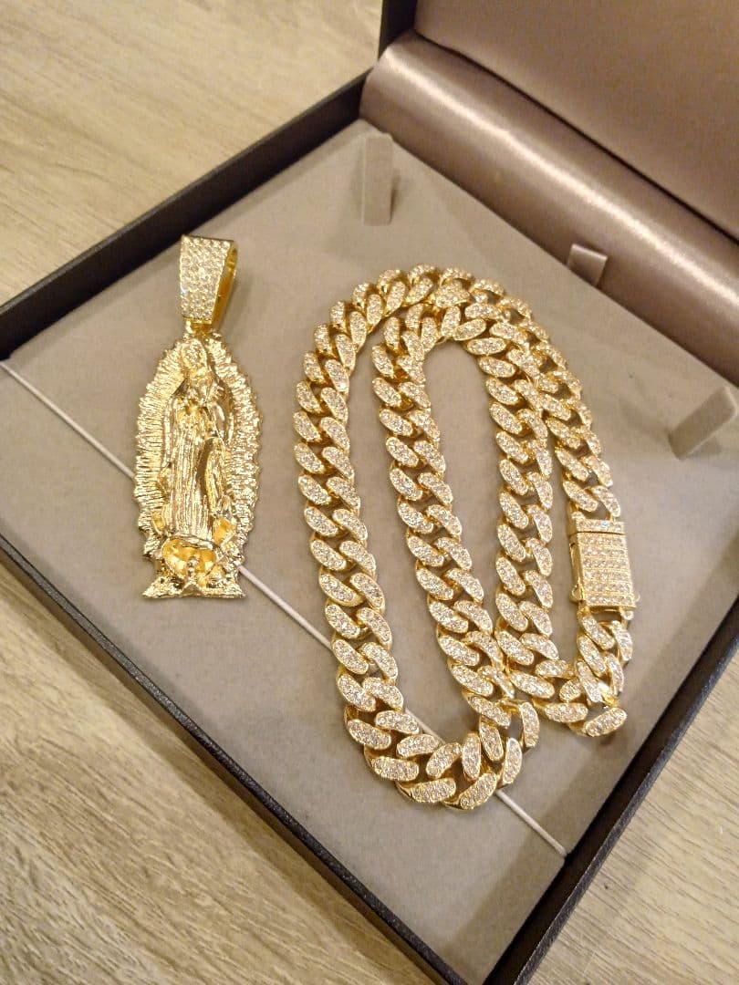 長*魚様 ゴールド　マリア　アバランチ　18kgp ネックレス　マイアミキューバ