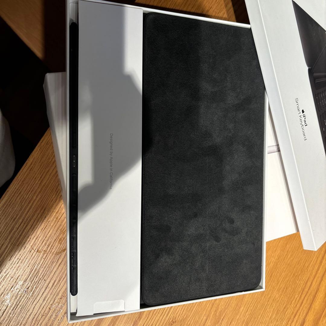 iPad (第9世代) 64GB + Smart Keyboard セット美品