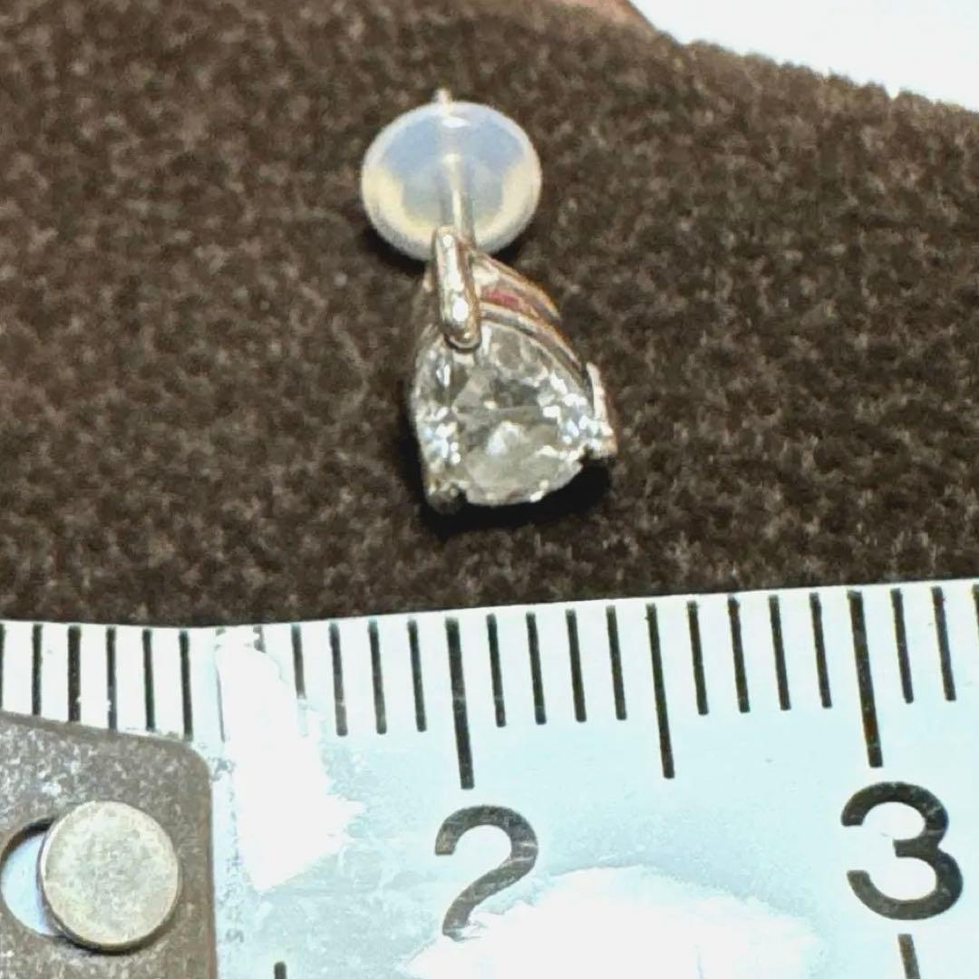 ダイヤモンド　ペアシェイプピアス　プラチナ900 鑑定書付き