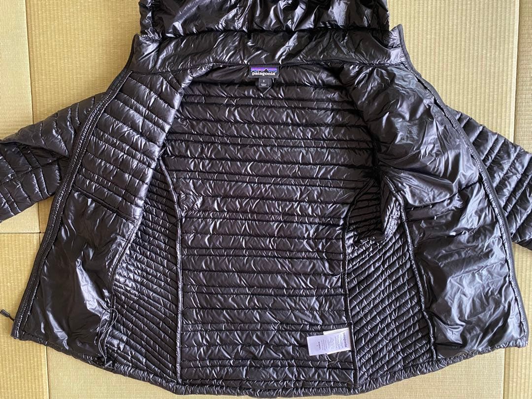 patagonia パタゴニア　ウィメンズ・ウルトラライト・ダウン・フーディ　S
